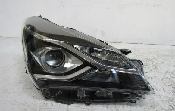 Toyota Yaris Headlight/headlamp