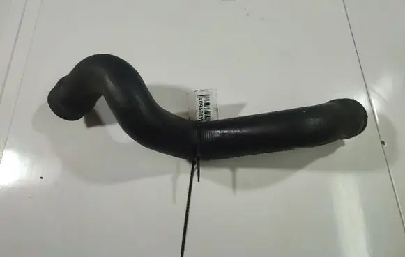 Volkswagen PASSAT B5 Intercooler hose/pipe 