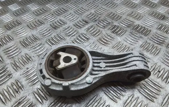 Citroen Jumpy Engine mount bracket 9817223080