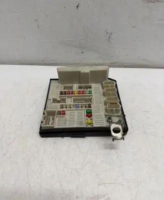 Renault Kangoo II Fuse module 8200451902