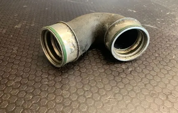 Volkswagen PASSAT B5.5 Intercooler hose/pipe 3B0145834AC