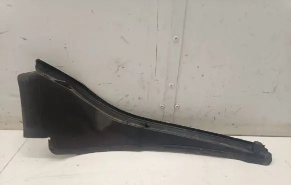 BMW 2 F46 Fender end trim 7300517