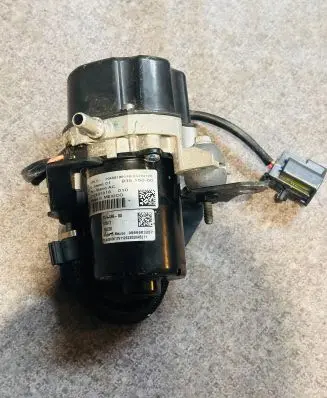 Maserati Ghibli Vacuum pump P04581991AB
