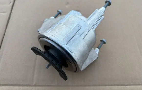 Mercedes-Benz C W206 Engine mount bracket A2062400001