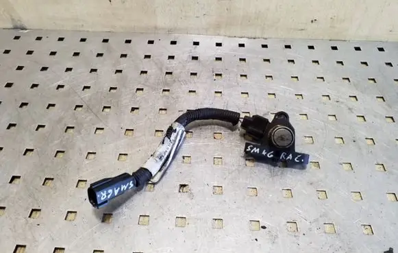 Volvo XC70 Crankshaft speed sensor 30679789002