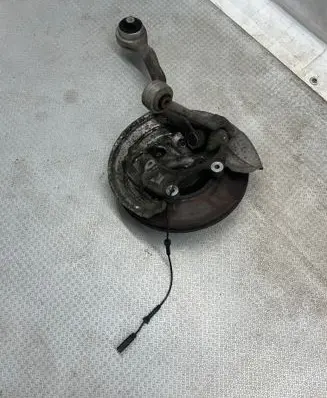 BMW 1 F20 F21 Front wheel hub spindle knuckle 6792285