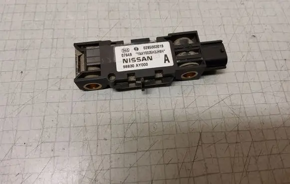 Nissan Primera Airbag deployment crash/impact sensor 0285003019 98830AY000