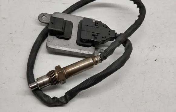 Mercedes-Benz C W205 Lambda probe sensor A0009053606 0009053606