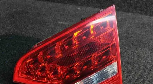 Audi A5 8T 8F Tailgate rear/tail lights 8T0945094A
