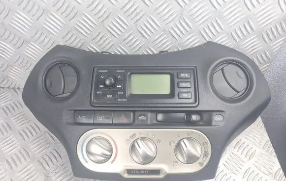 Toyota Yaris Radio/CD/DVD/GPS head unit W58500 020961 247821