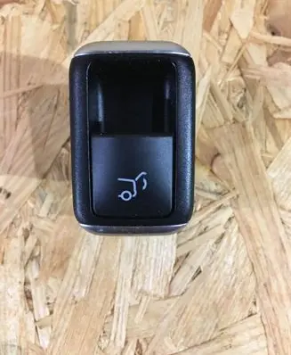 Mercedes-Benz GL X166 Tailgate opening switch A1668707610