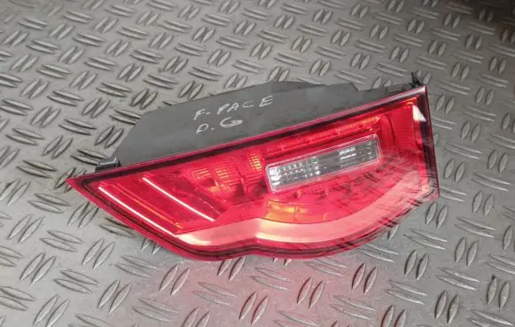 Jaguar F-Pace Tailgate rear/tail lights HK8315K272 25092018