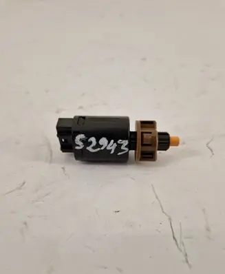 Toyota RAV 4 (XA40) Brake pedal sensor switch 