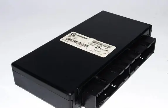 BMW 5 E60 E61 Gateway control module 6985363 61356985363