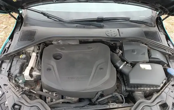 Volvo V60 Engine D4204T9 2357919