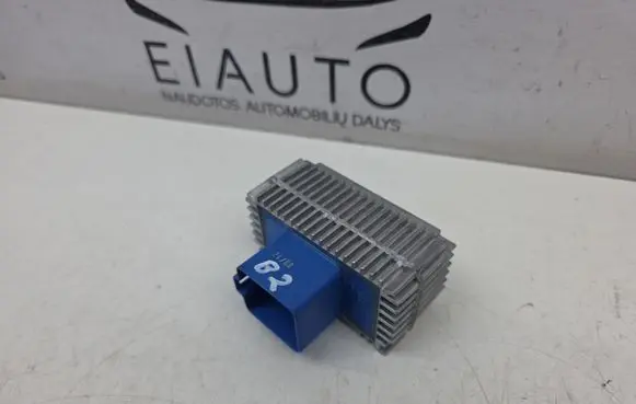 Opel Zafira B Glow plug pre-heat relay 55353011 51299014B