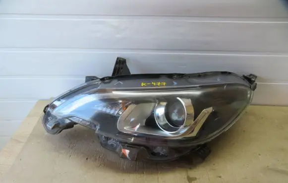 Peugeot 108 Headlight/headlamp 811500H150