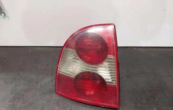 Volkswagen PASSAT B5.5 Rear/tail lights 3B5945095AE