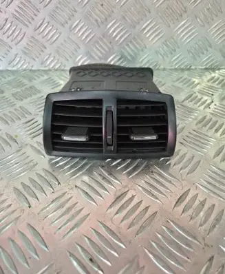 Opel Insignia A Rear air vent grill 13274338