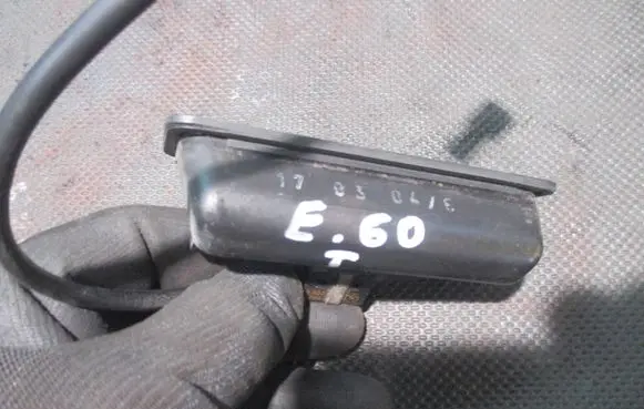 BMW 5 E60 E61 Tailgate/boot open switch button 17930476 17950546