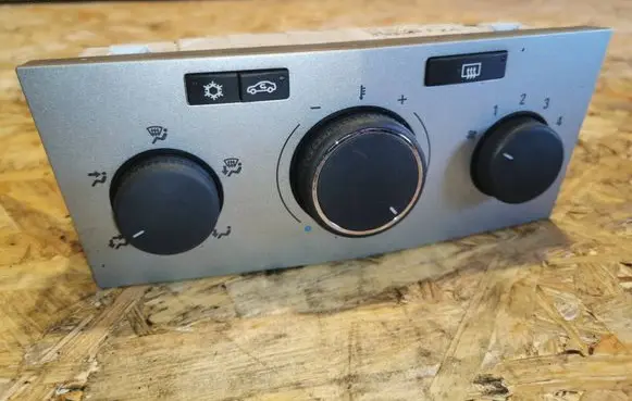 Opel Zafira B Climate control unit 13308174 901513140002
