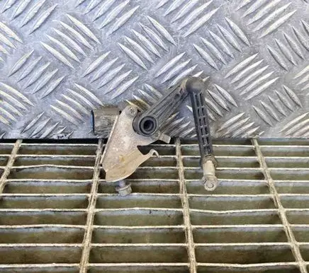 Rear air suspension level height sensor