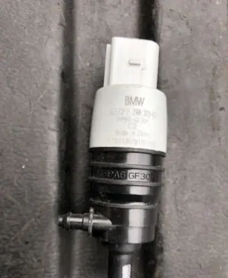BMW 5 G30 G31 Windscreen/windshield washer pump 7298309 67127298309 P180110