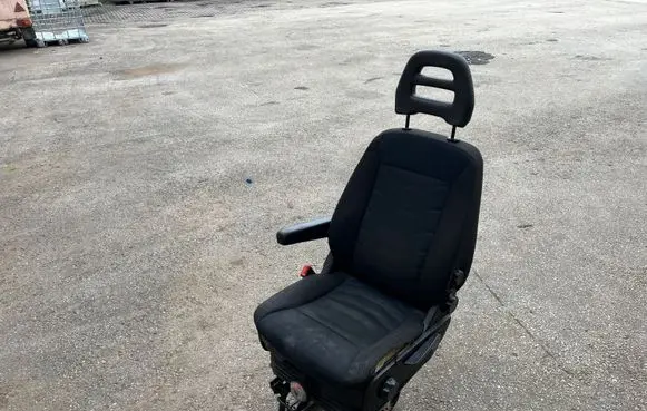 Iveco Daily 6th gen Front driver seat
