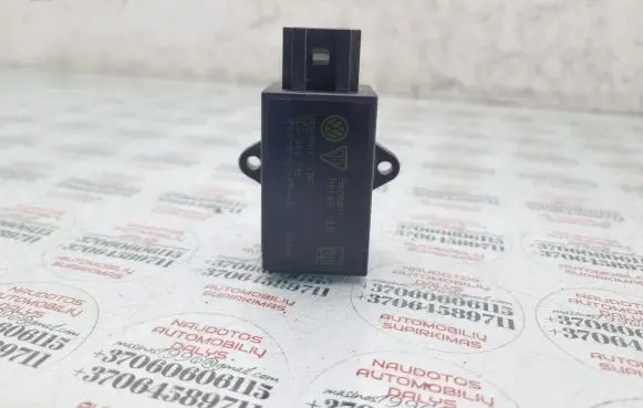 Volkswagen Touareg I Seat heating relay 7L0959772