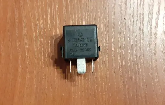 Mercedes-Benz C W202 Other relay 2086 V23134B52X336