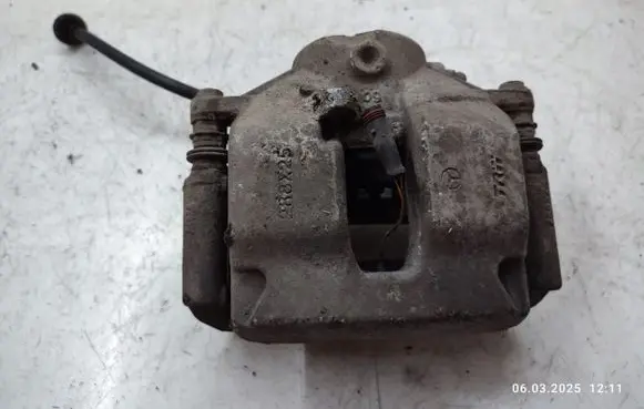 Mercedes-Benz C W204 Front brake caliper