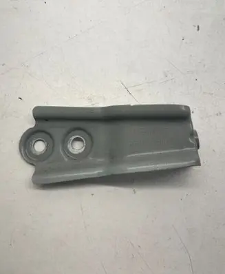 BMW X7 G07 Fender mounting bracket 7418217