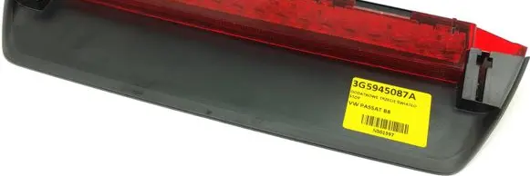 Third/center stoplight