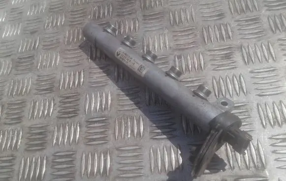 Renault Trafic III (X82) Fuel main line pipe 175210542R