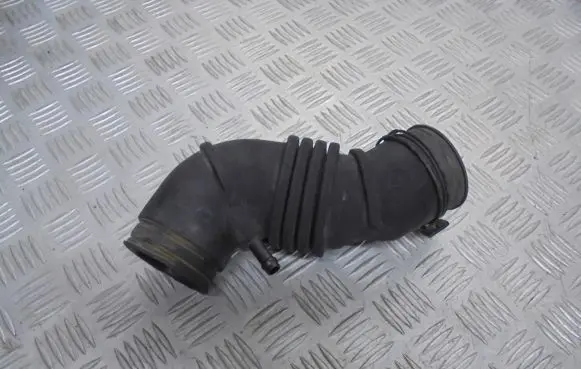 Nissan Primera Air intake hose/pipe 28138-1C200