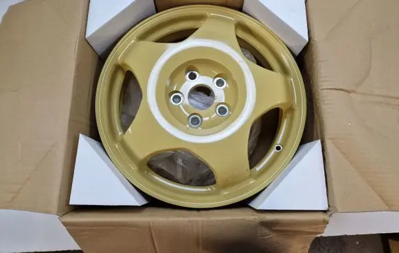R18 alloy rim