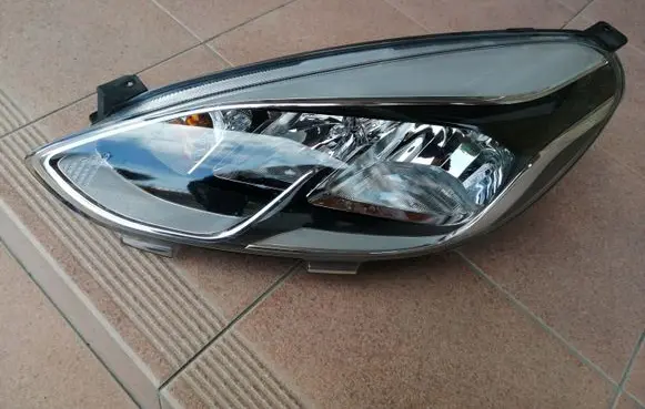 Ford Fiesta Headlight/headlamp