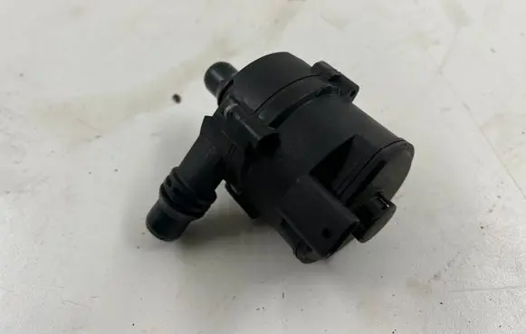 BMW 5 G30 G31 Electric auxiliary coolant/water pump 9372727