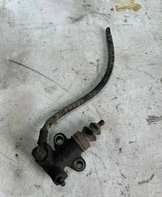 Subaru Outback Clutch slave cylinder 