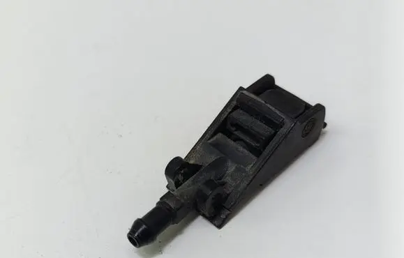 Volkswagen Polo IV 9N3 Windshield washer spray nozzle 6E0955985A