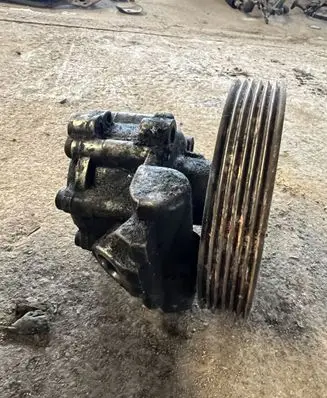 Peugeot 607 Power steering pump