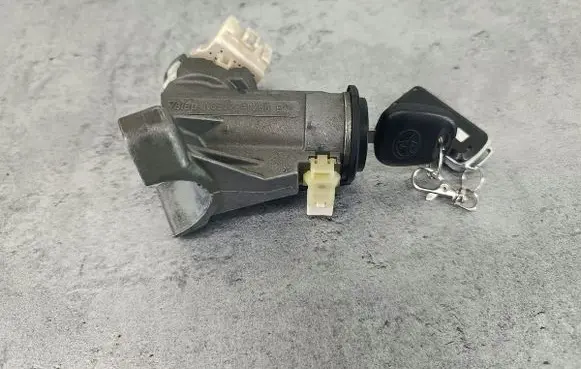 Toyota Yaris Ignition lock N0502241VALEO