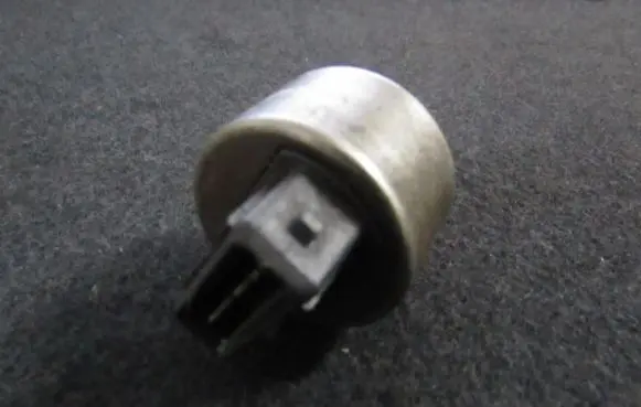 Opel Corsa C Air conditioning (A/C) pressure sensor 90359991