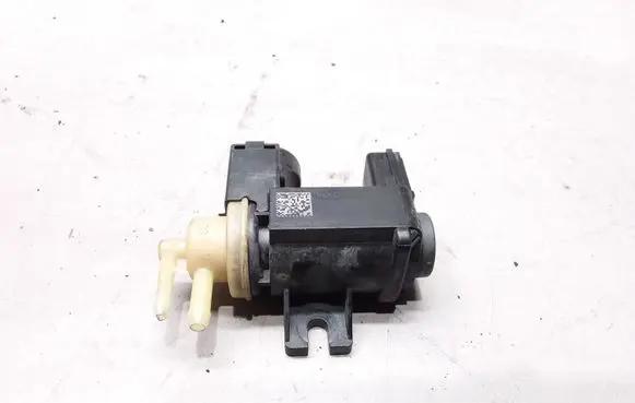 Audi A4 S4 B8 8K Vacuum valve 8K0906627
