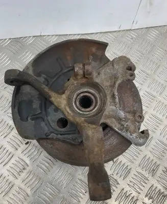 Volkswagen Golf III Front wheel hub spindle knuckle