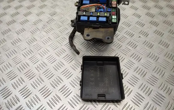 Suzuki Grand Vitara II Fuse module