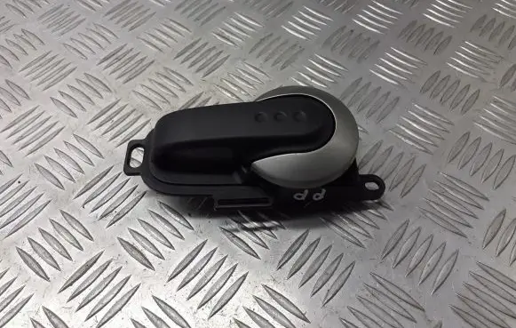 Nissan Note (E11) Rear door interior handle trim 5010800006