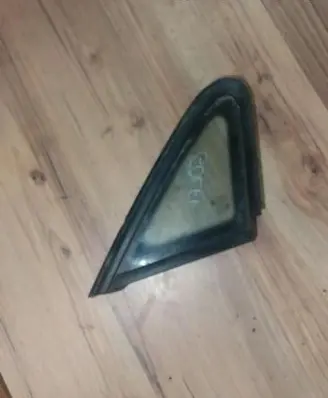 Volkswagen Golf Plus Front triangle window/glass 