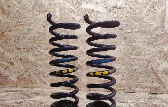 Mercedes-Benz S W140 Rear coil spring