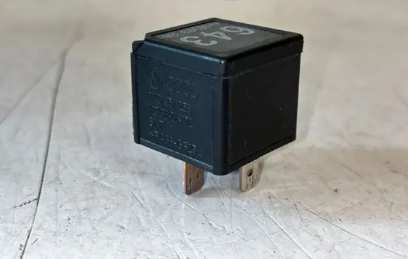 Audi A6 S6 C6 4F Other relay 8K0951253